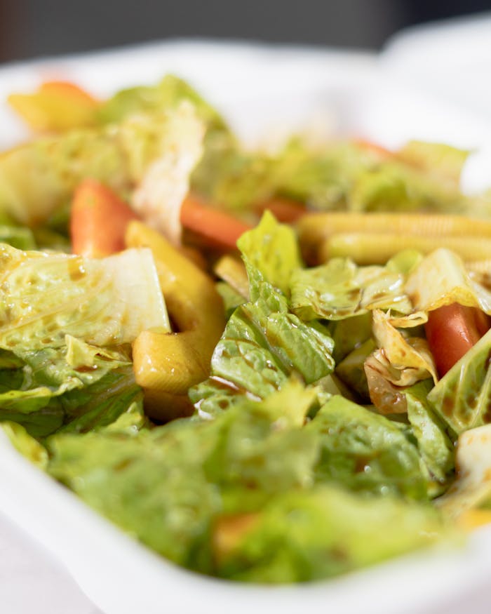 Crafting Captivating Headlines: Your awesome post title goes here A vibrant garden salad with fresh greens, tomatoes, and peppers, perfect for a healthy meal.